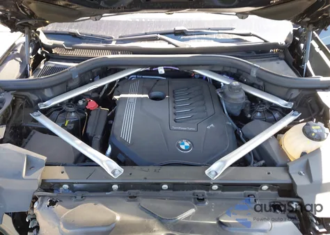 2022 BMW X5 xDrive40I z USA, uszkodzony, nr VIN 5UXCR6C00N9L09468